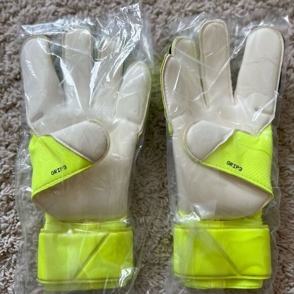 Nike Grip 3 Match Goalkeeper Gloves Soccer Gloves - Picture 3 of 5